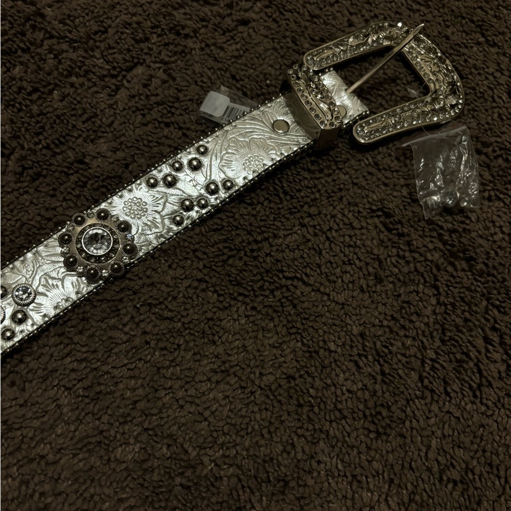BLAZIN ROXX FLORAL CONCHO & CRYSTAL METALLIC SILVER LEATHER BELT